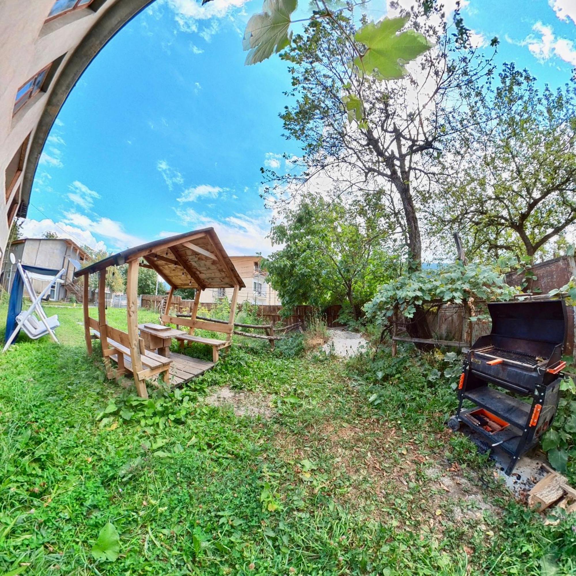 Girgola Bed and Breakfast Mestia Buitenkant foto